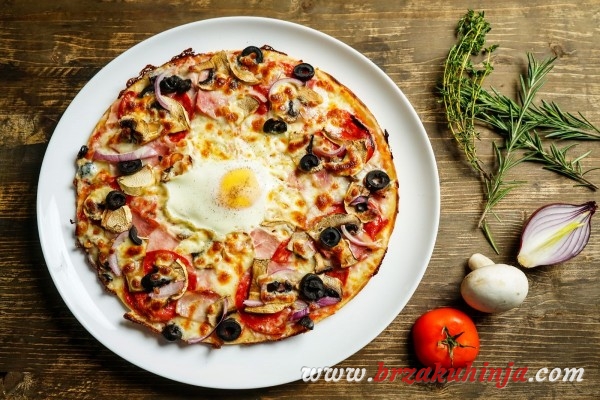 Pizza sa jajima - recept